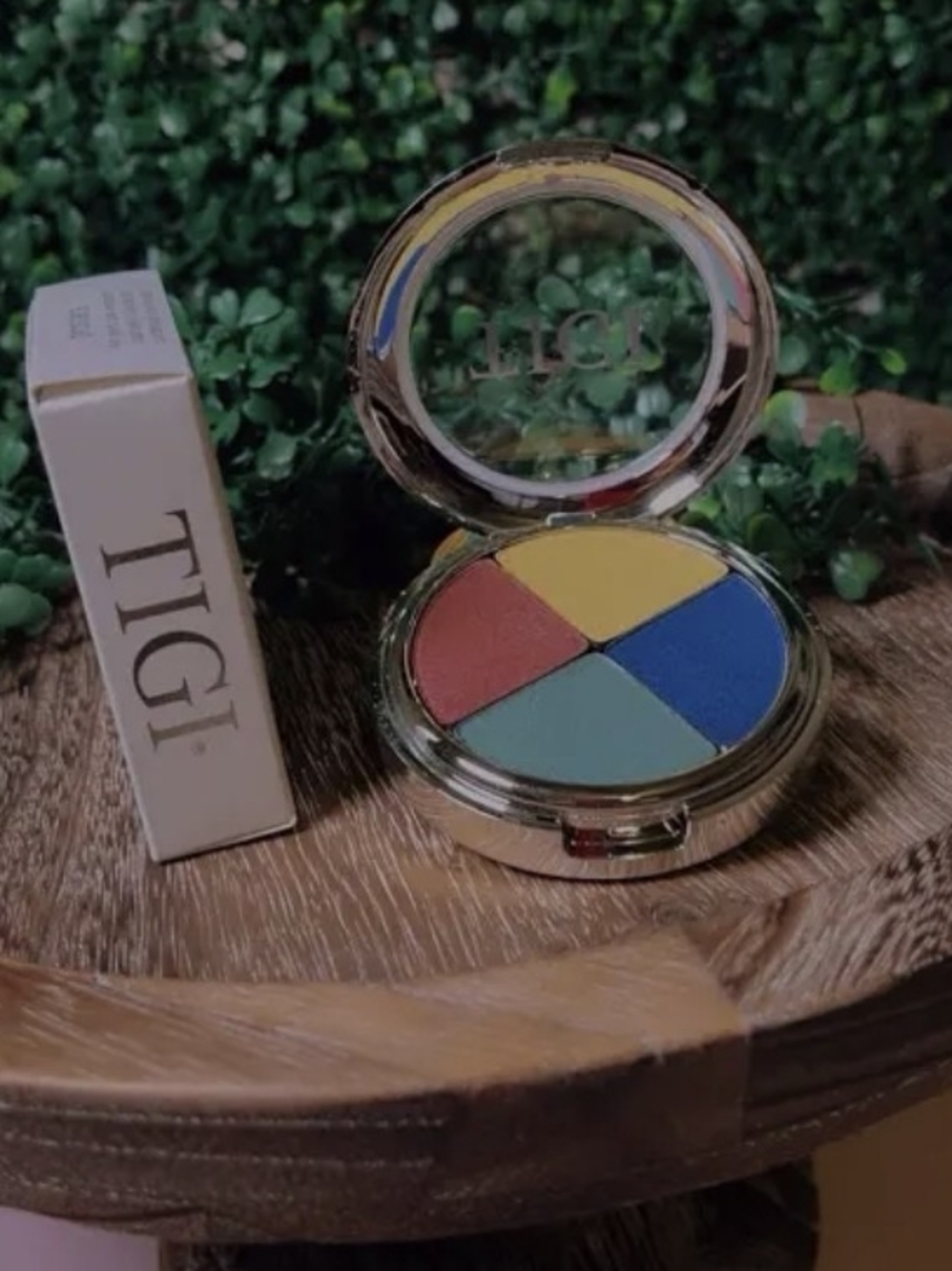 TIGI Four-Shade Eyeshadow Compact - Yellow, Blue, Teal, Coral